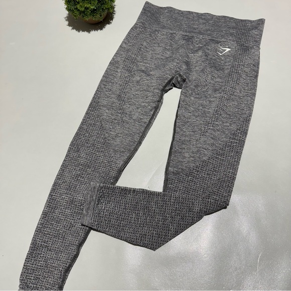 Gym Shark‎ Gray Leggings Women’s Size Medium Workout Athletic Sporty Stretch - Picture 1 of 2